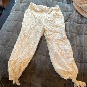 Kittenish White Pant Size Small